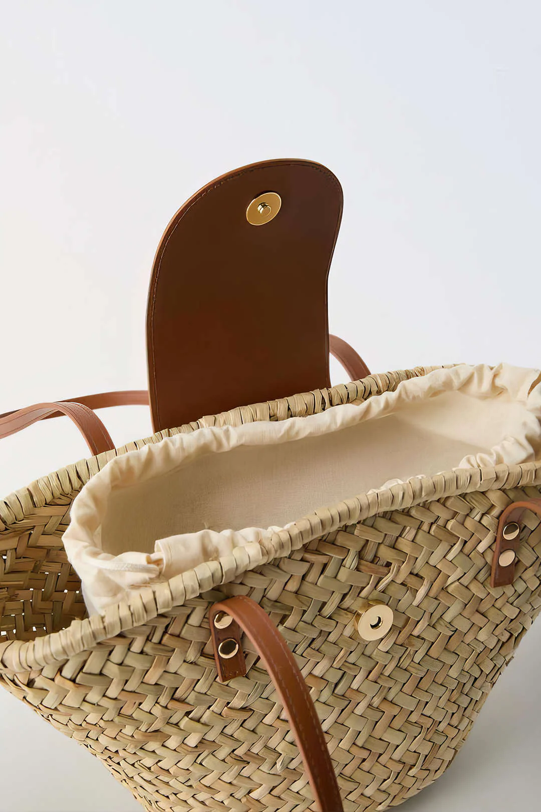 Faux Leather Rattan Patchwork Woven Shoulder Bag - Image 3
