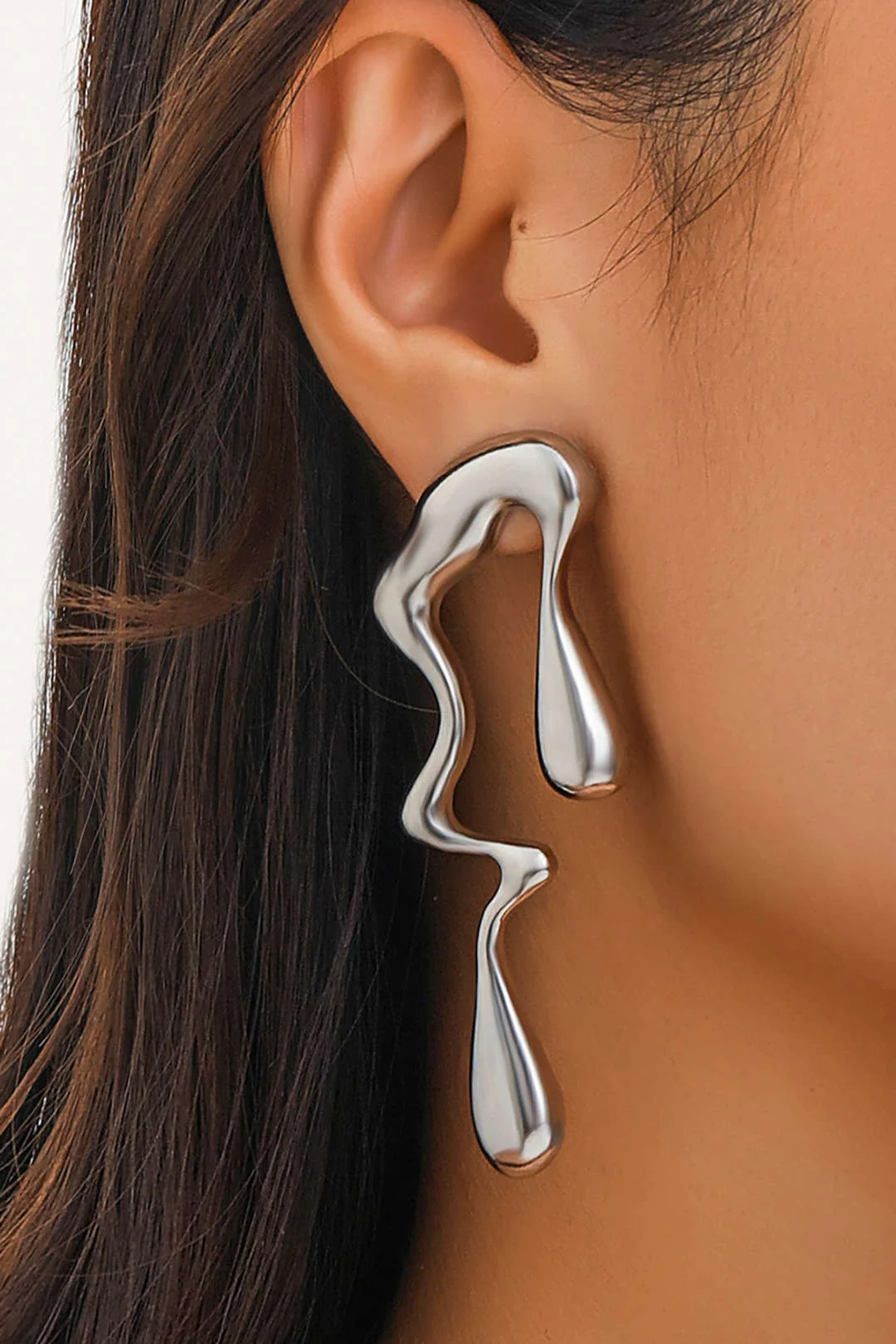 Metal Drop Asymmetrical Earrings - Image 4