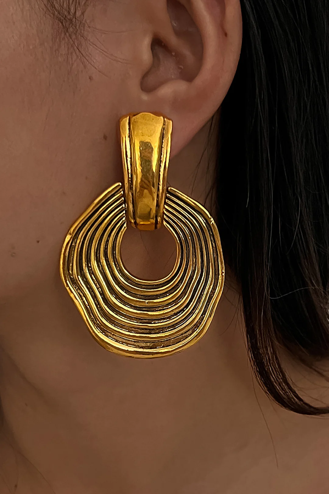 Exaggerated Geometric Textured Earrings - Image 3