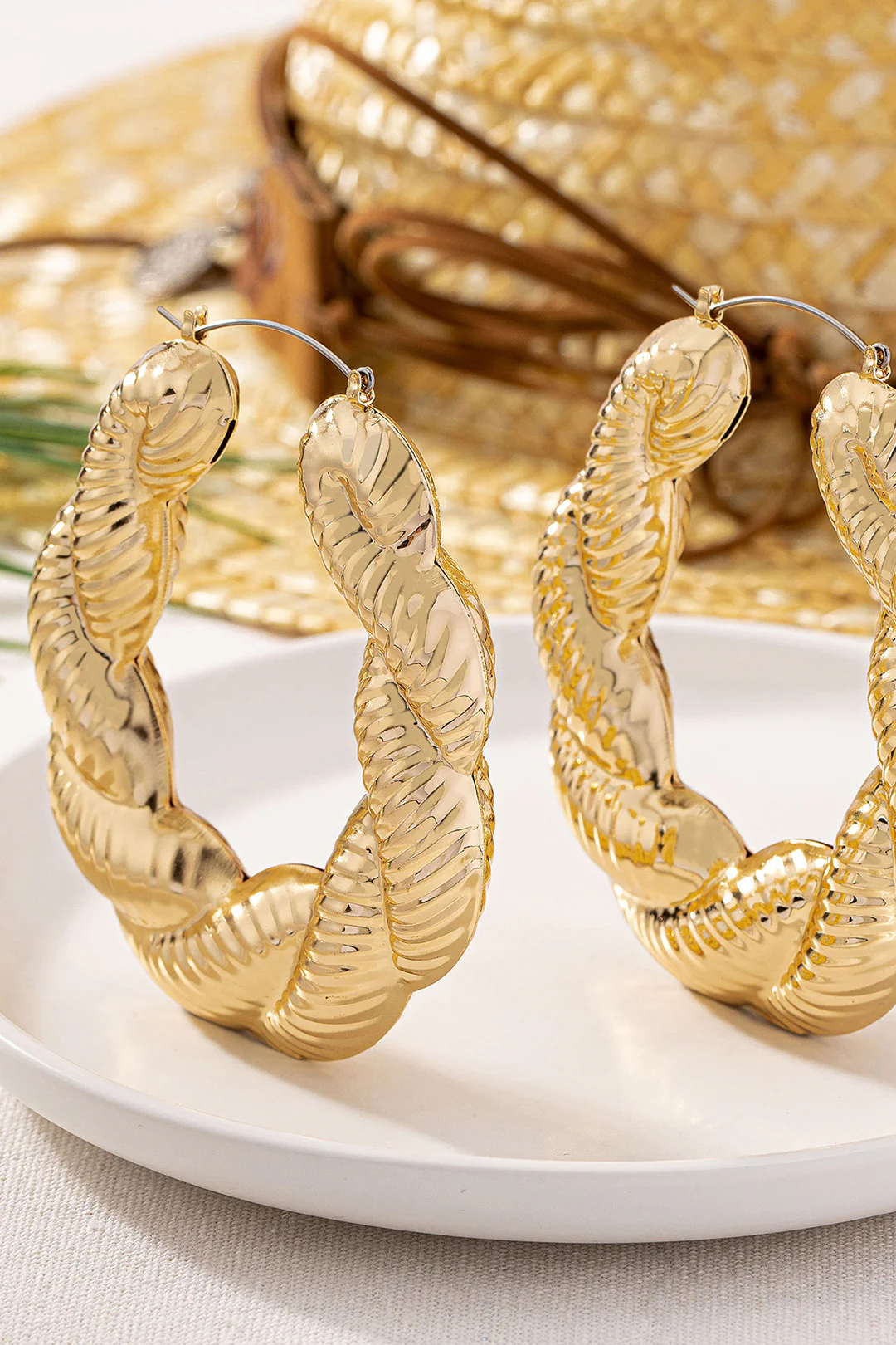 Alloy Twist Retro Earrings - Image 3