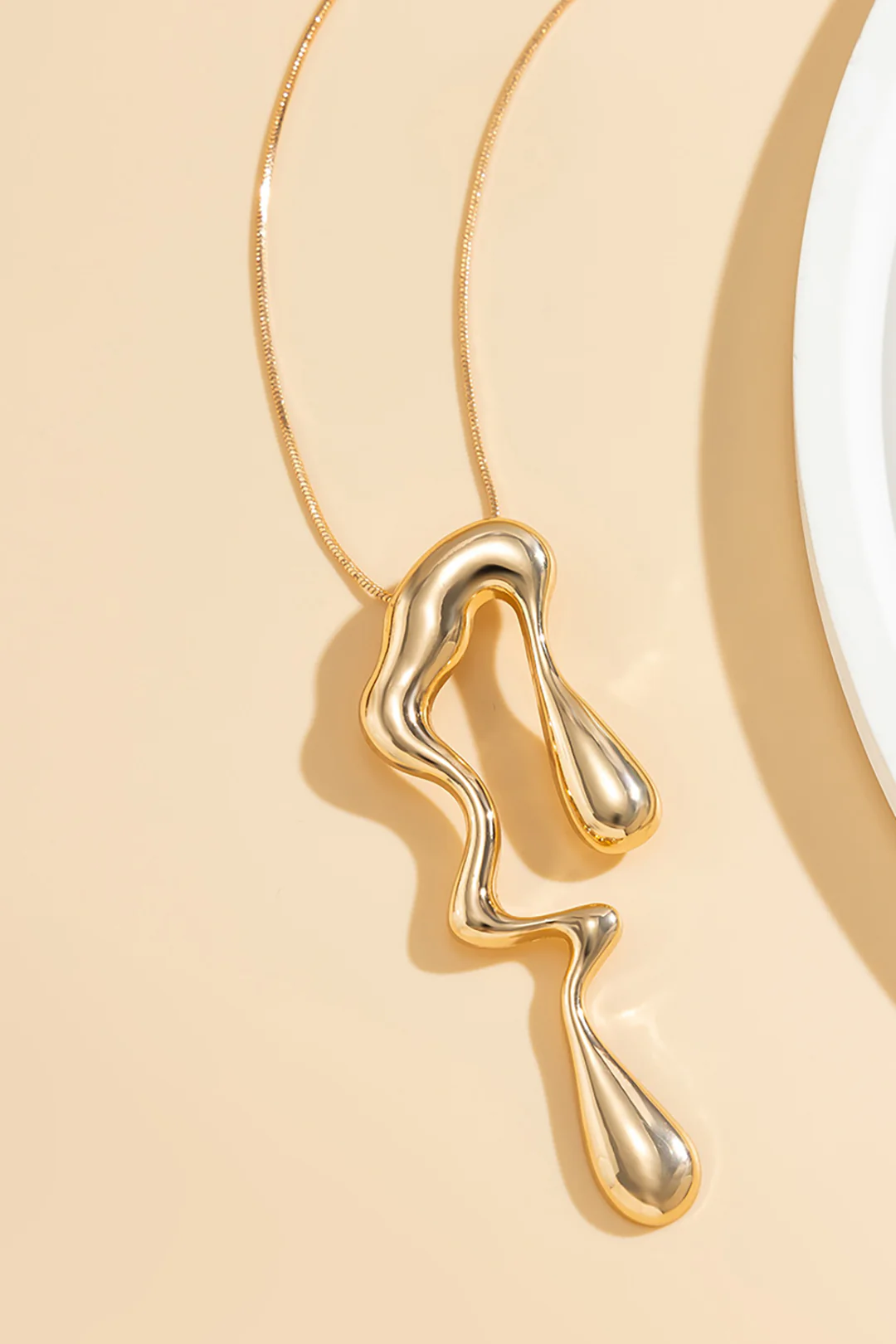 Metal Irregular Teardrop Liquid Design Necklace - Image 2