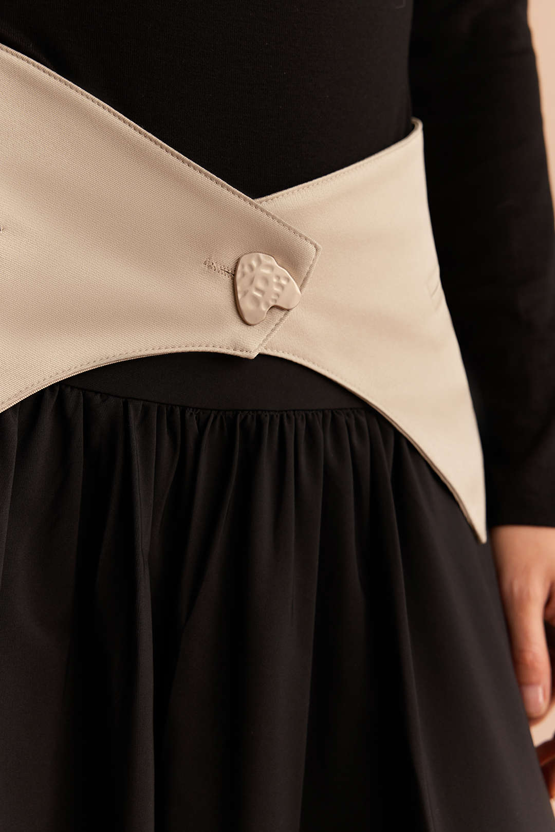 Irregular Button Corset - Image 3