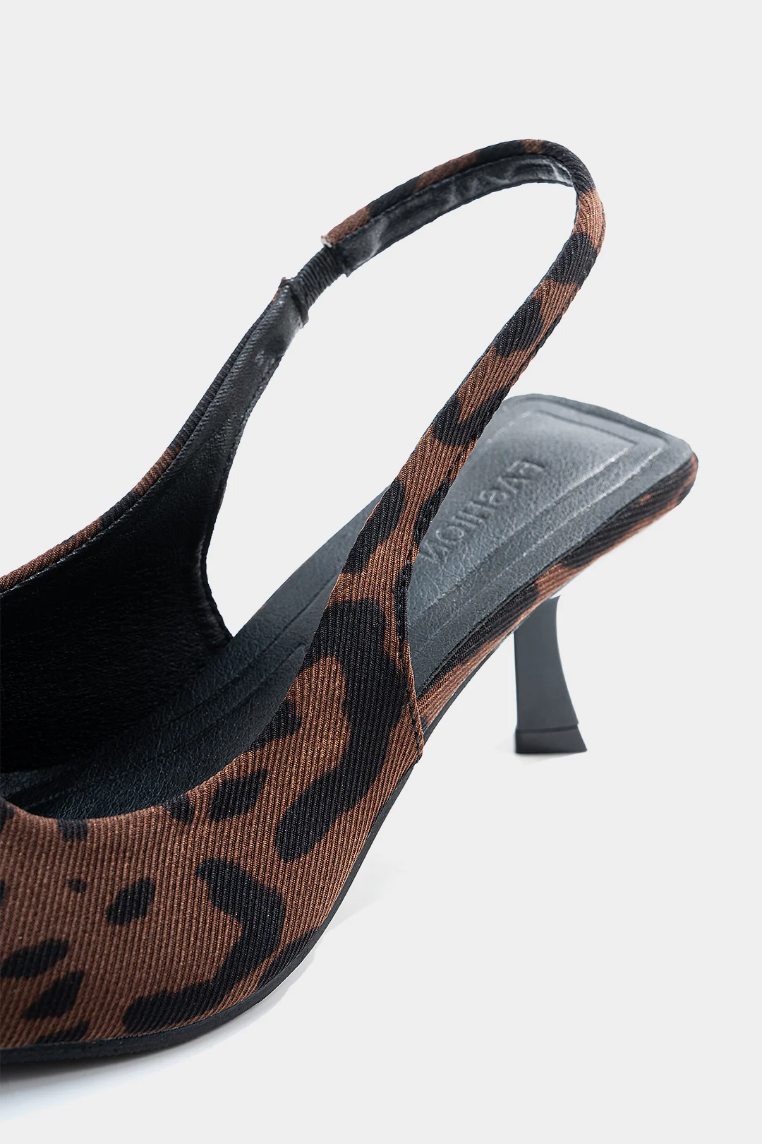 Leopard Print Pointed Toe Heels - Image 4