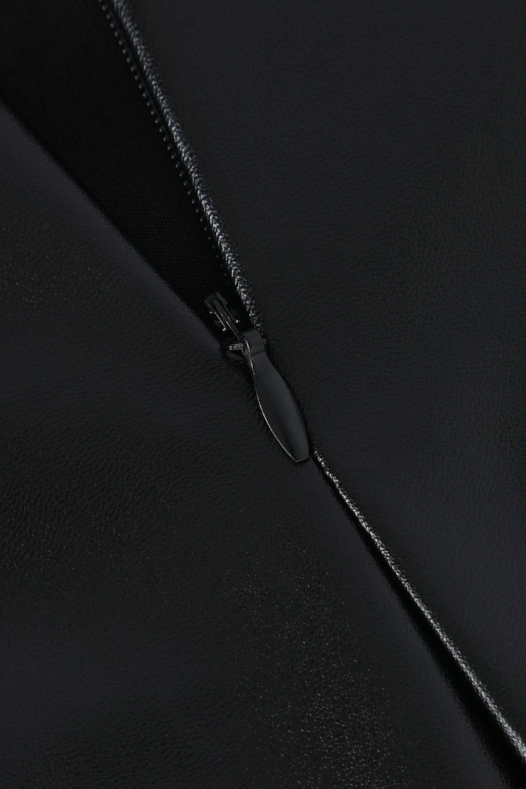 Plus Size Faux Leather Ruched Zipper Skirt - Image 5