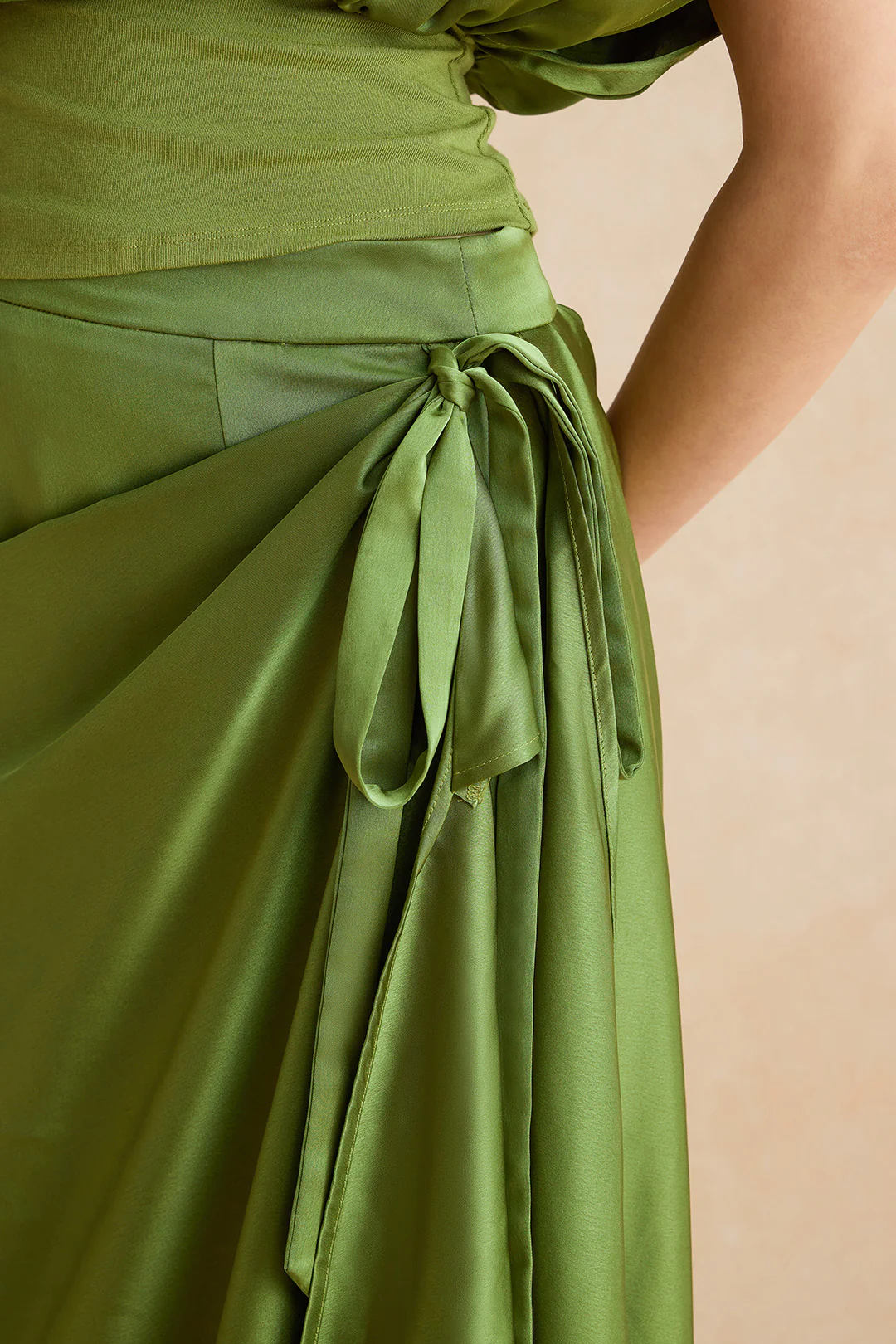 Satin Asymmetrical Ruched Tie Knot Zipper Skirt - Image 7