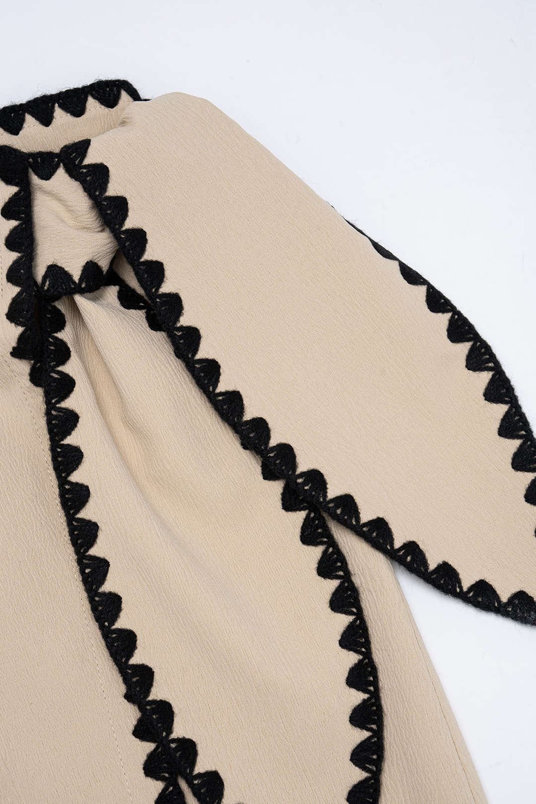 Contrast Binding Asymmetrical Knotted Skirt - Image 3