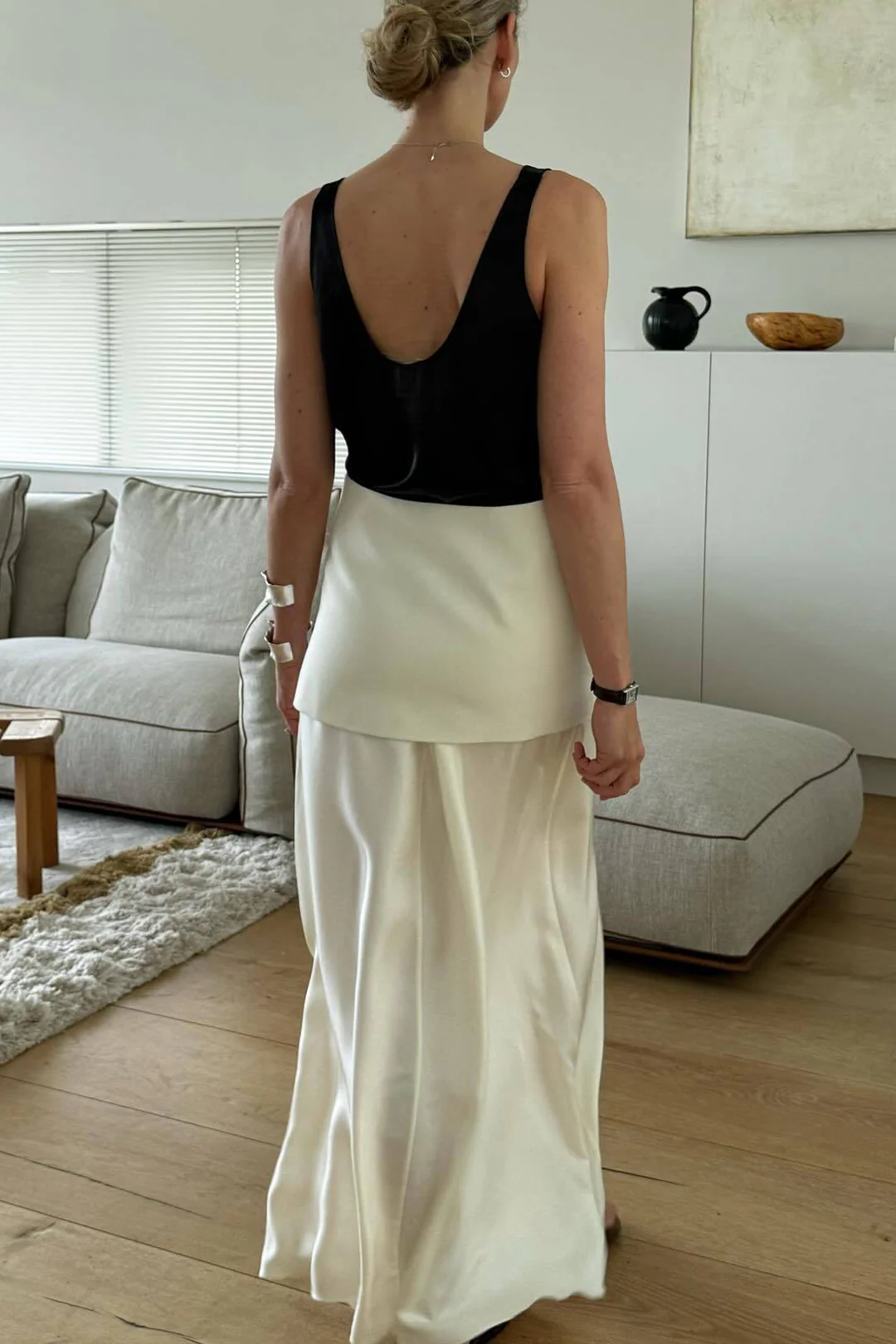 Solid Satin High Waist Zipper Skirt - Image 2