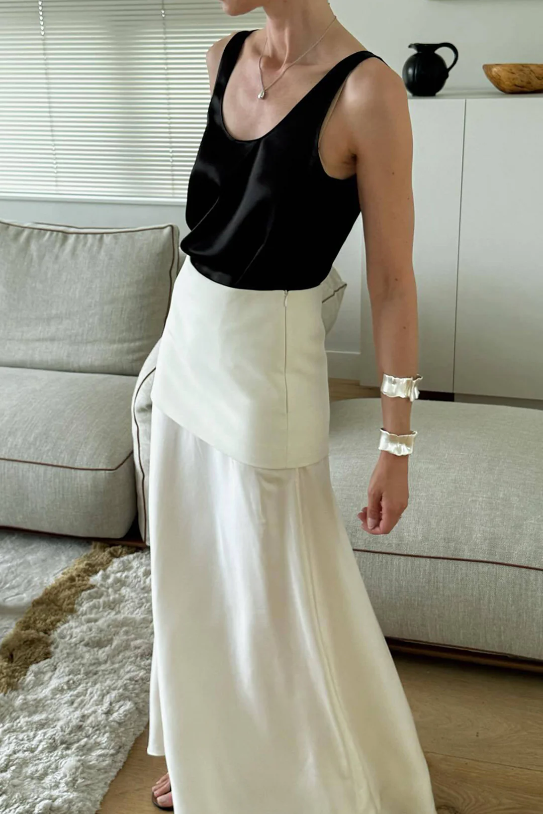 Solid Satin High Waist Zipper Skirt - Image 4