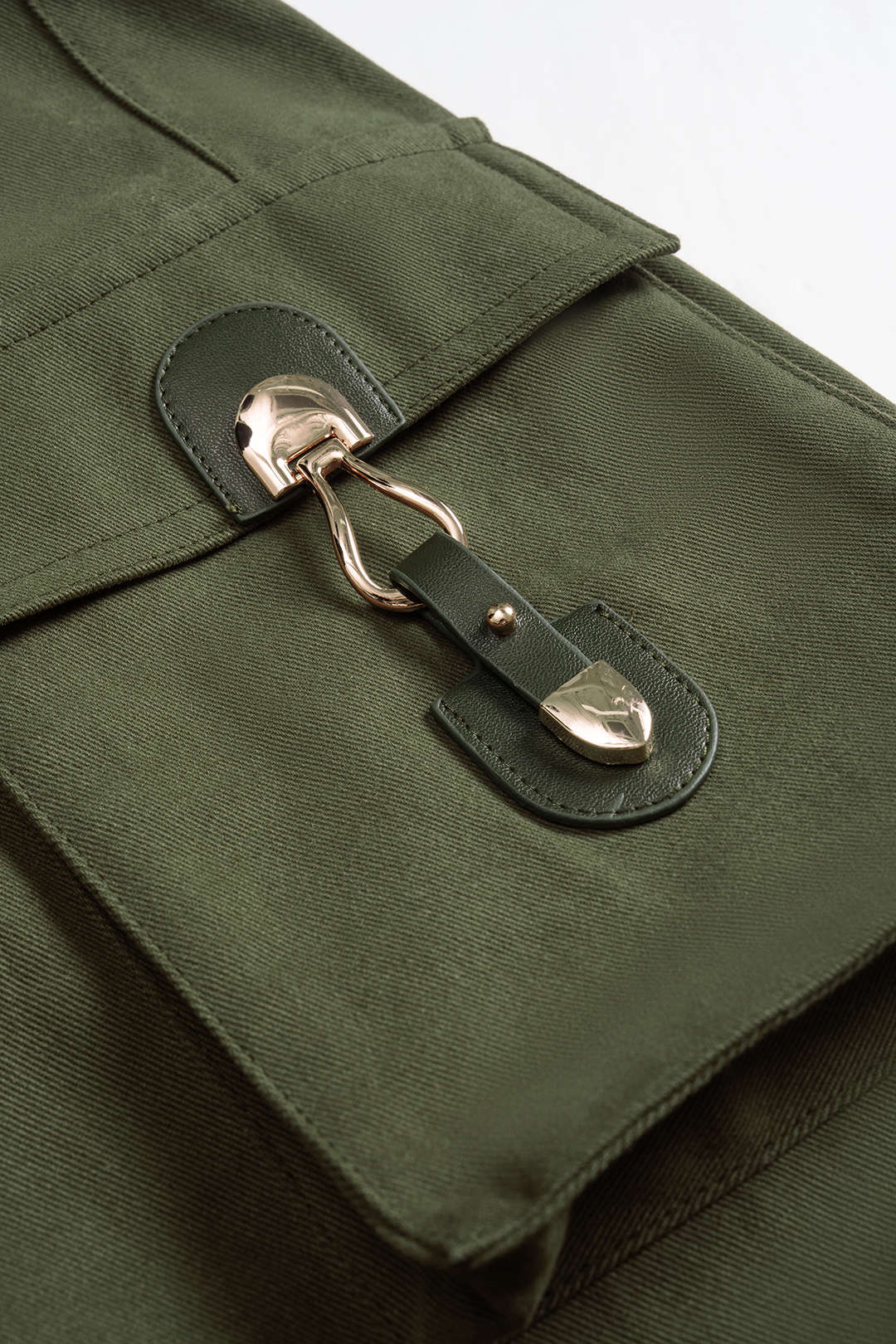 Metallic Decor Pocket Zipper Wide Leg Shorts - Image 3