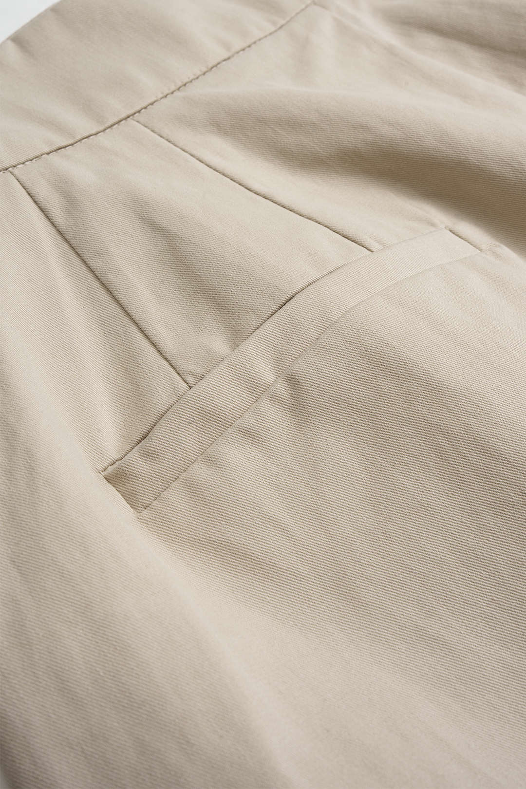 Solid Ruched High Waist Pocket Shorts - Image 3