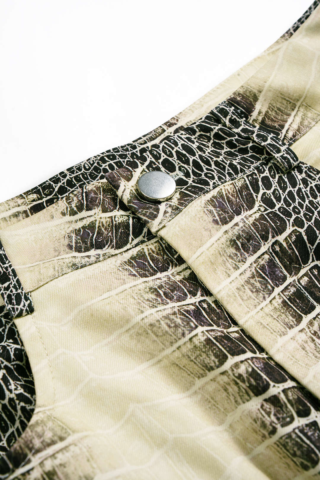 Snake Skin Print Straight Leg Shorts - Image 3