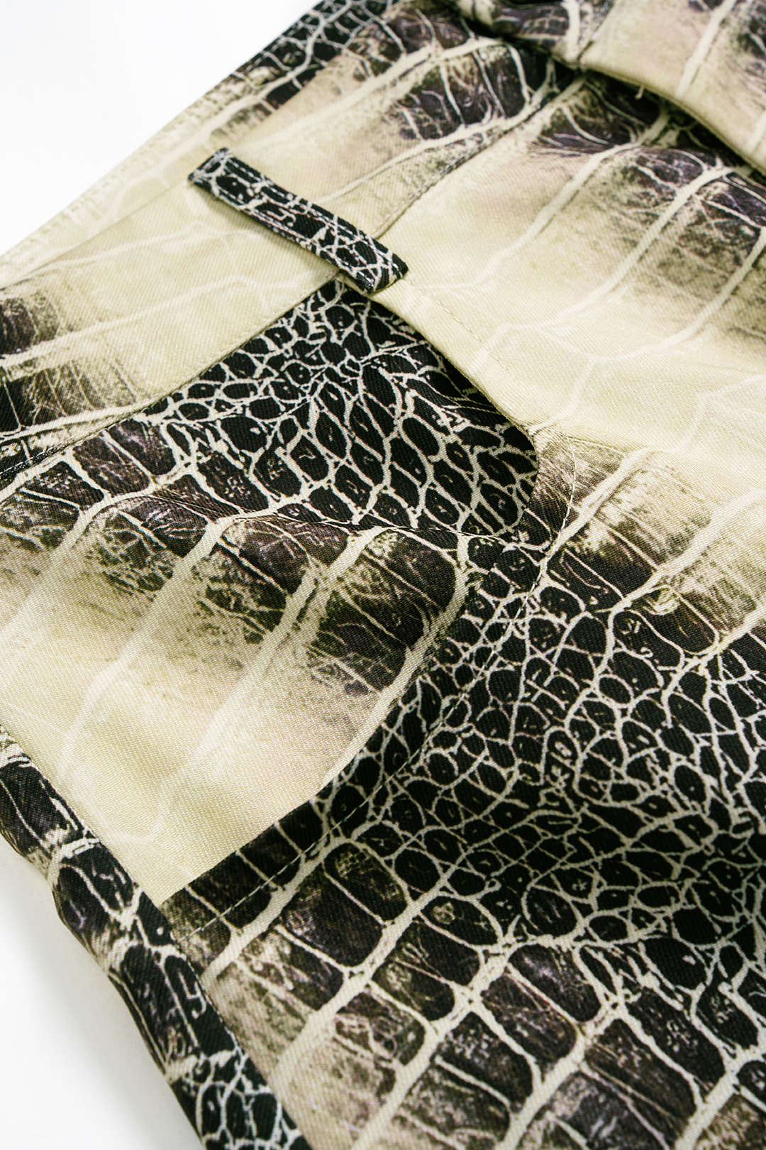 Snake Skin Print Straight Leg Shorts - Image 4