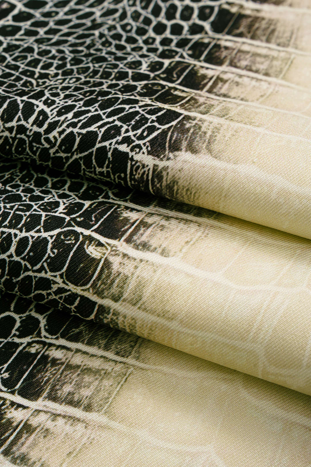 Snake Skin Print Straight Leg Shorts - Image 5