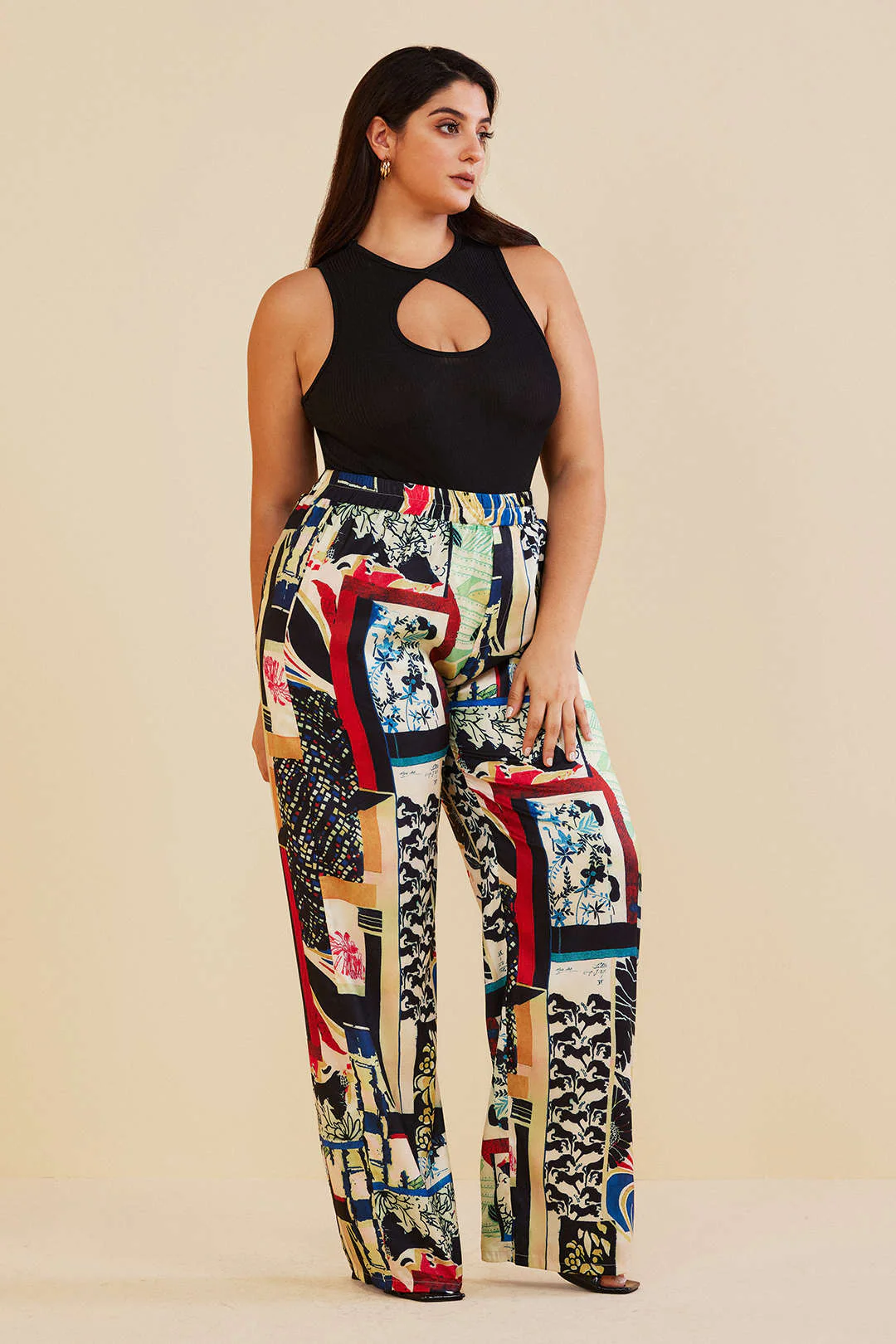Plus Size Floral Print High Waisted Straight Leg Pants - Image 3