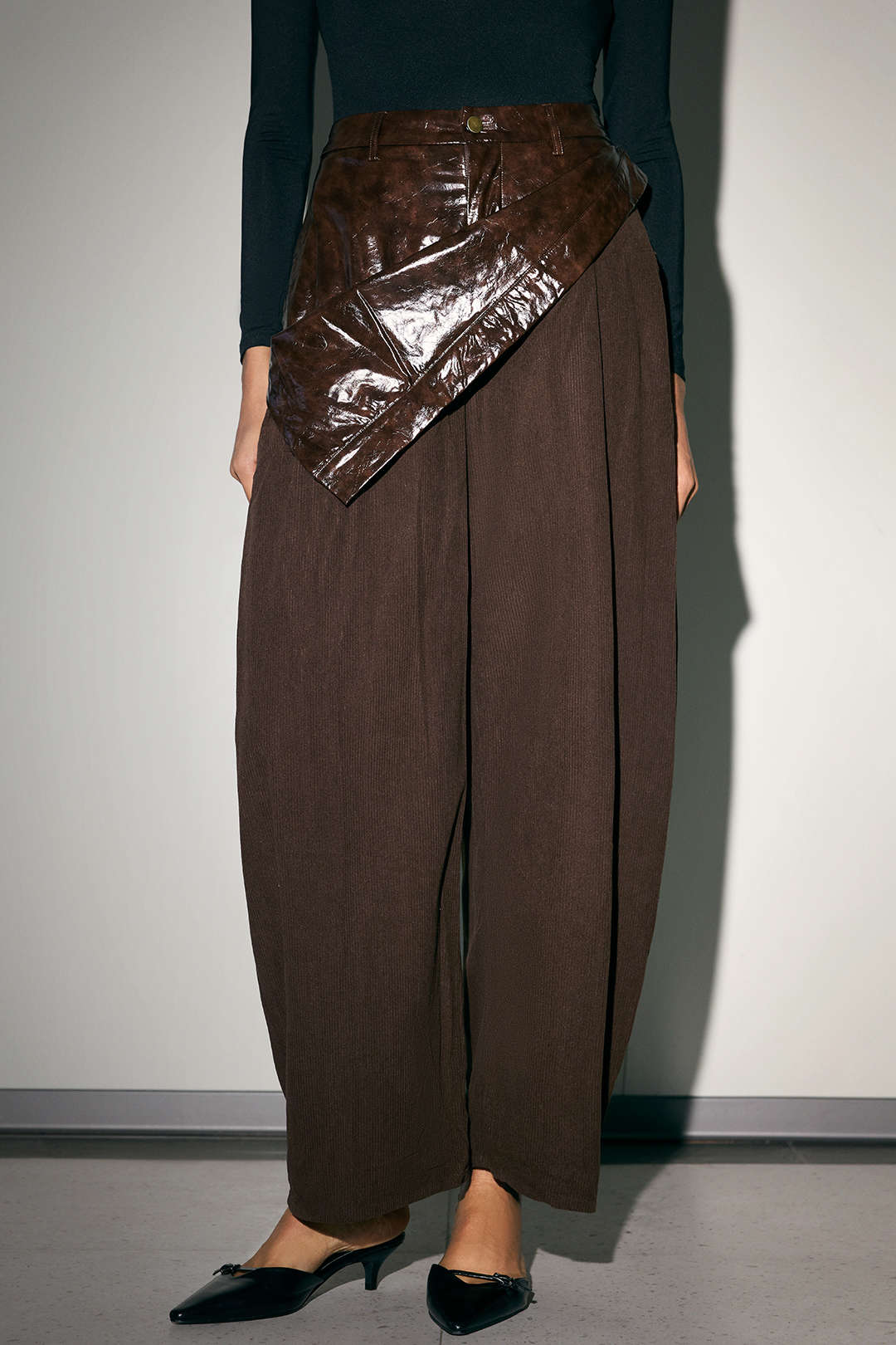 Faux Leather Patchwork Zipper Wide Leg Pocket Barrel Trousers - Image 6