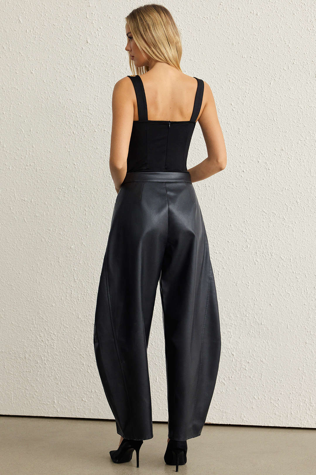 Faux Leather Metallic Zipper Hollow Out Ring Trousers - Image 8