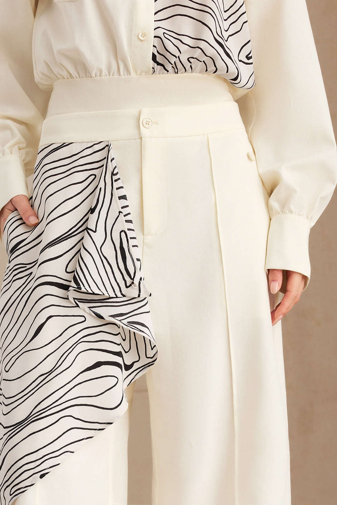 Abstract Print Patchwork Asymmetrical Pants - Image 5