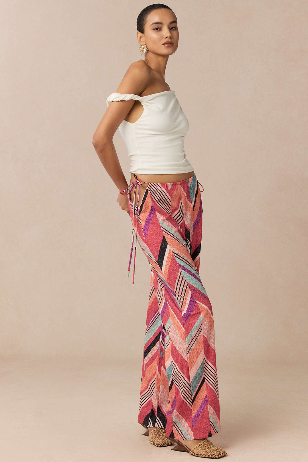 Geometric Print Tie-Up Cut Out Pants - Image 4