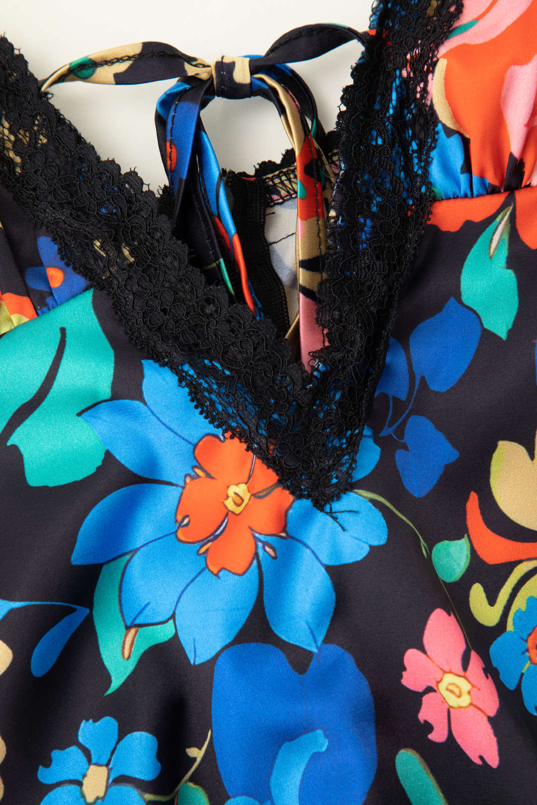 Floral Print Lace Trim V-neck Maxi Dress - Image 3