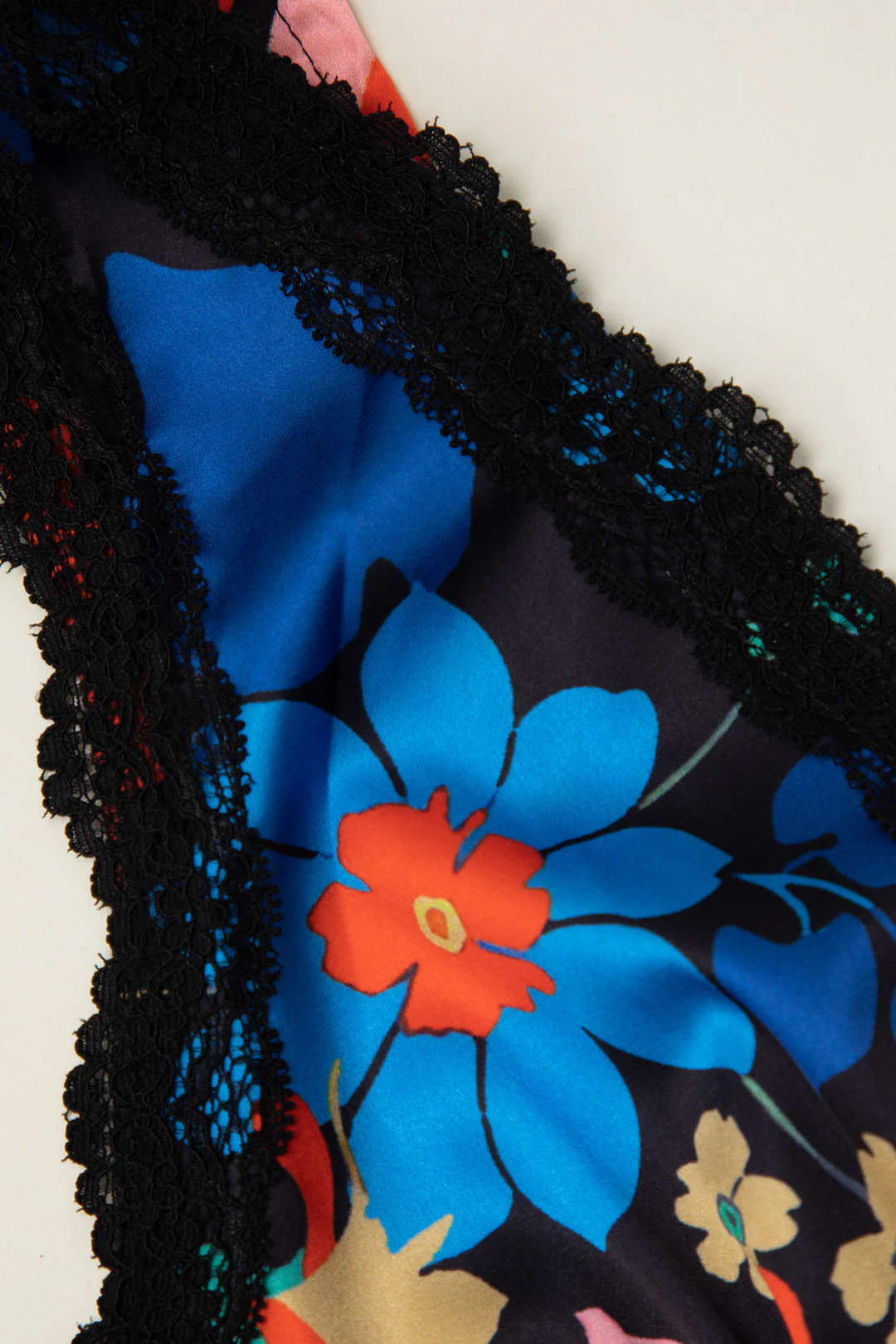 Floral Print Lace Trim V-neck Maxi Dress - Image 4