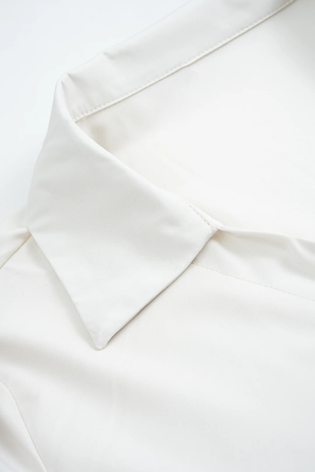 Solid V-Neck Belted Tie-Up Long Sleeve Maxi Dress - Image 3