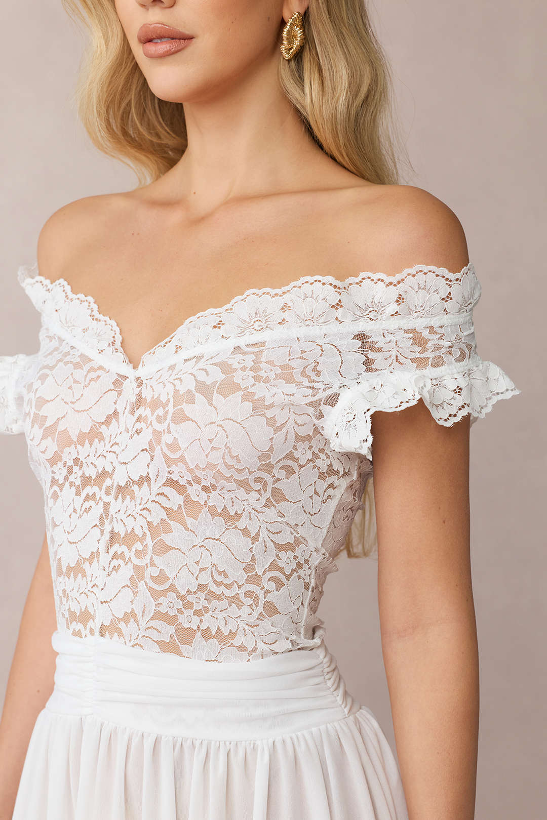Sheer Lace Patchwork Off-Shoulder Ruched Sleeveless Midi Dress - Image 3