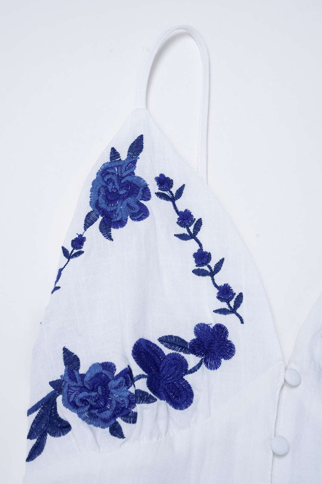 Contrast Embroidery V-Neck Sleeveless Maxi Dress - Image 3