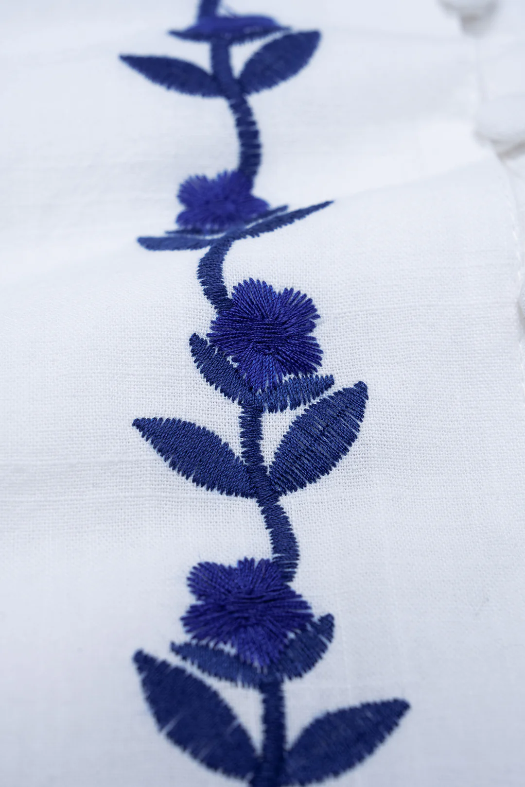 Contrast Embroidery V-Neck Sleeveless Maxi Dress - Image 5