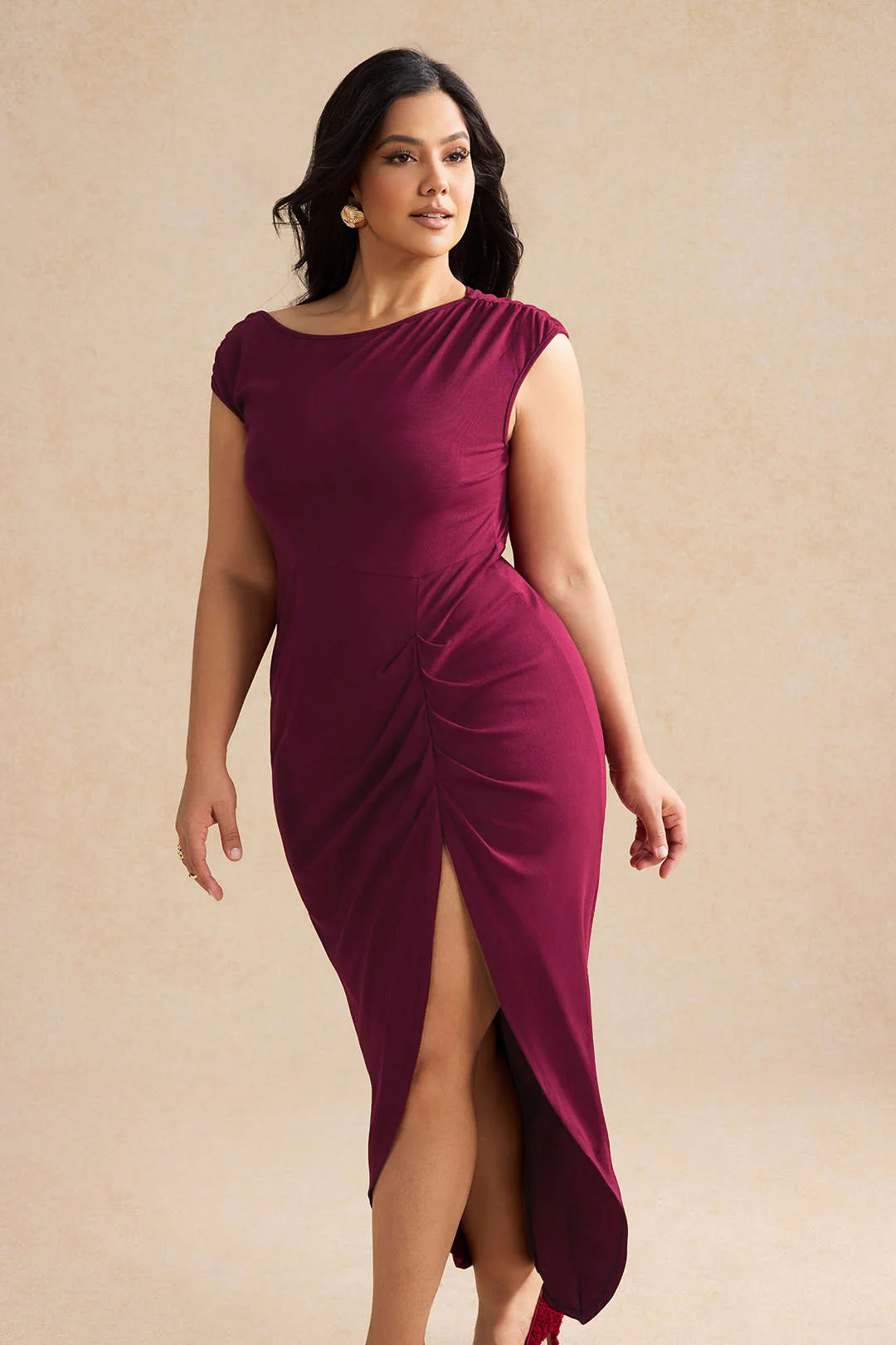 Plus Size Ruched Sleeveless Midi Dress - Image 4