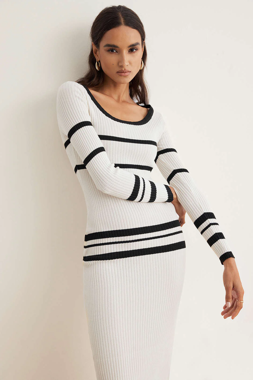 Knit Round Neck Contrast Long Sleeve Midi Dress - Image 3