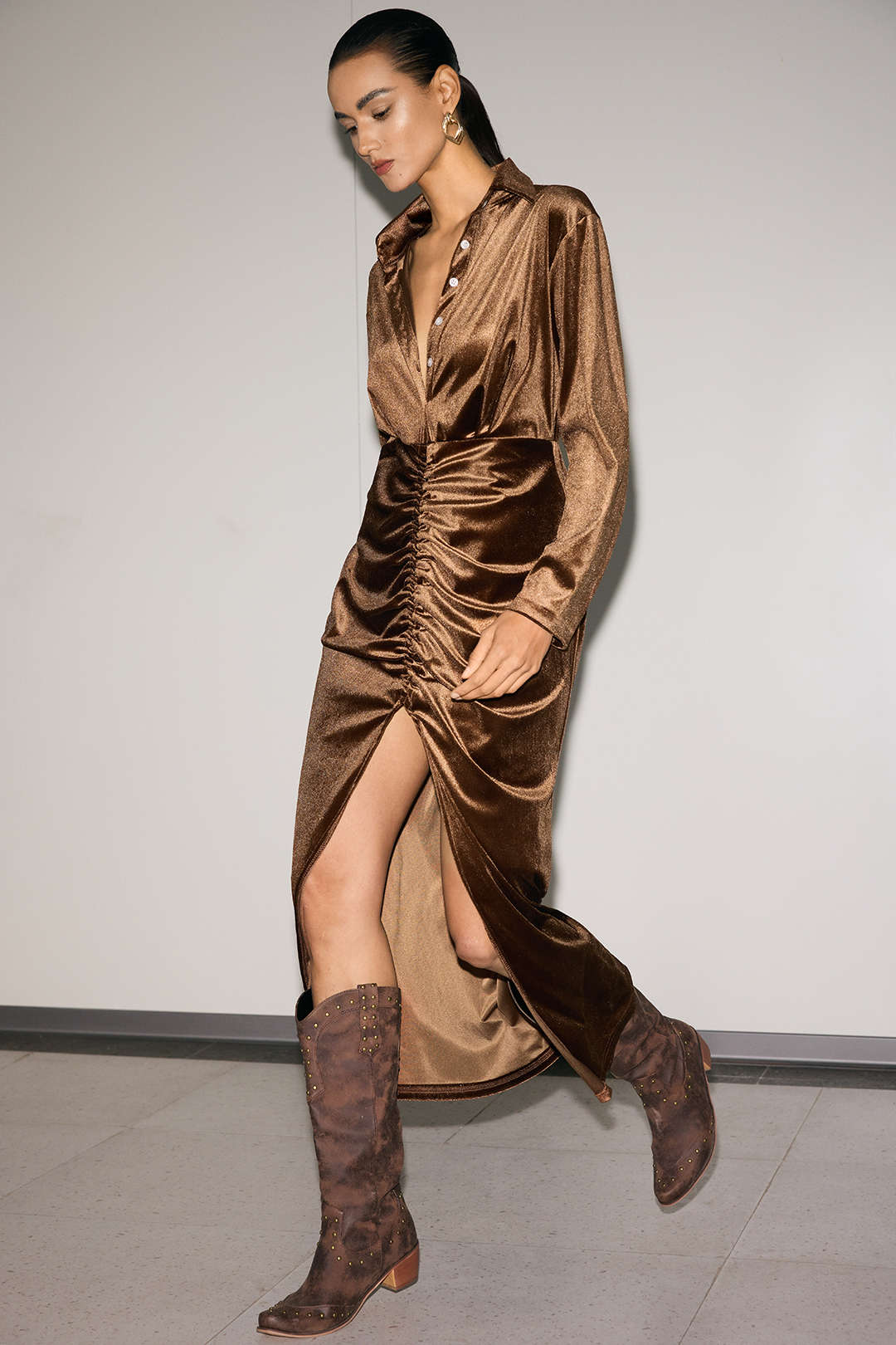 Velvet Ruched Lapel Button Slit Long Sleeve Midi Dress - Image 4