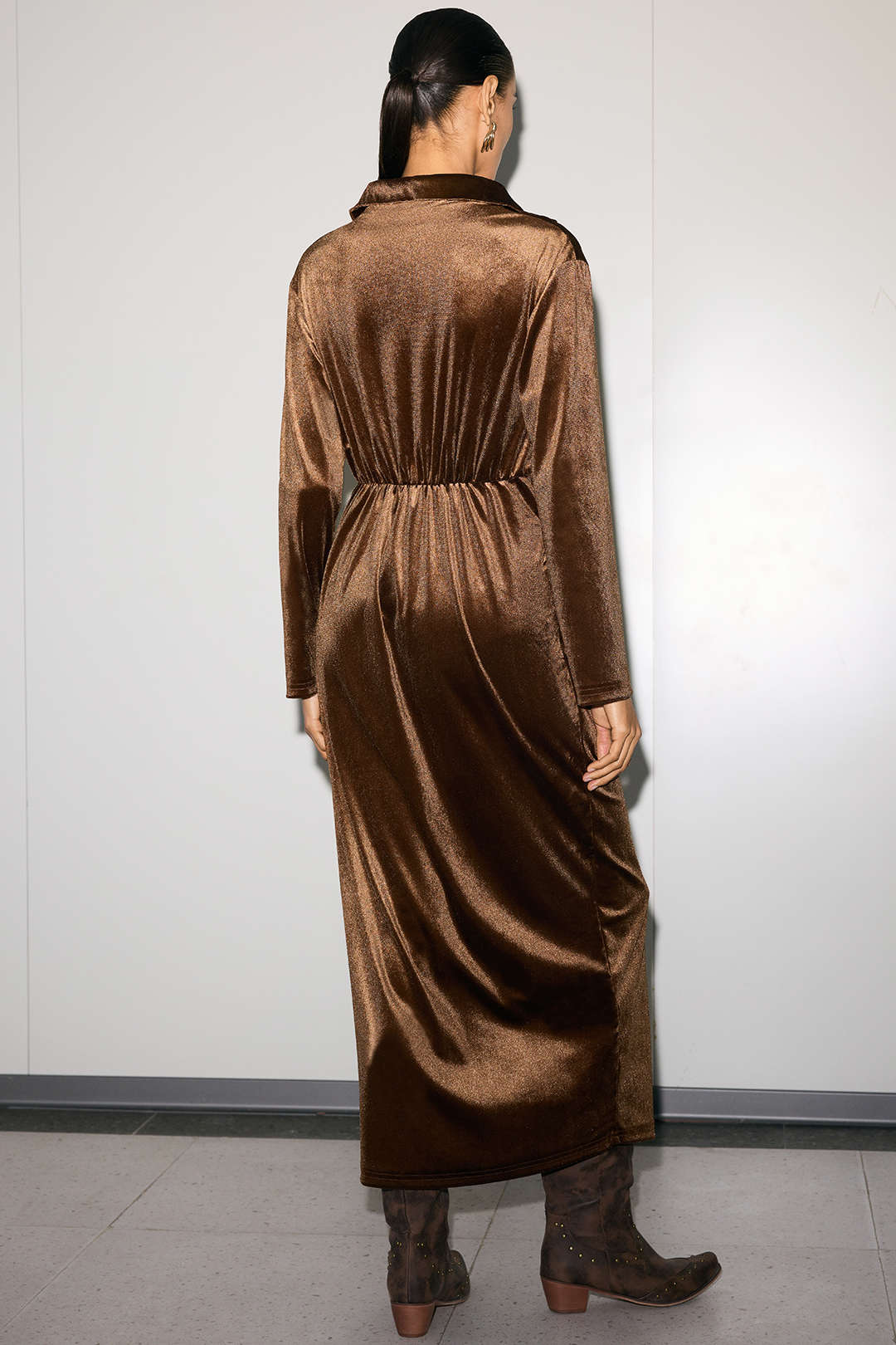 Velvet Ruched Lapel Button Slit Long Sleeve Midi Dress - Image 5