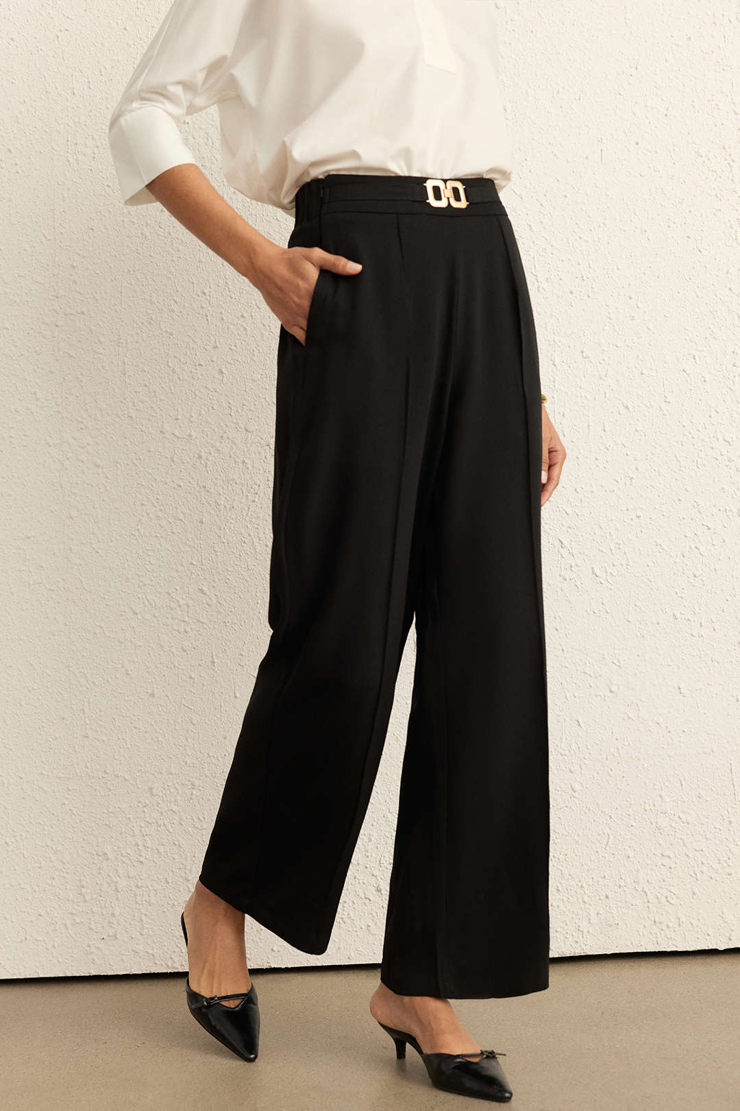 Solid Belted Wide-Leg Pants - Image 4