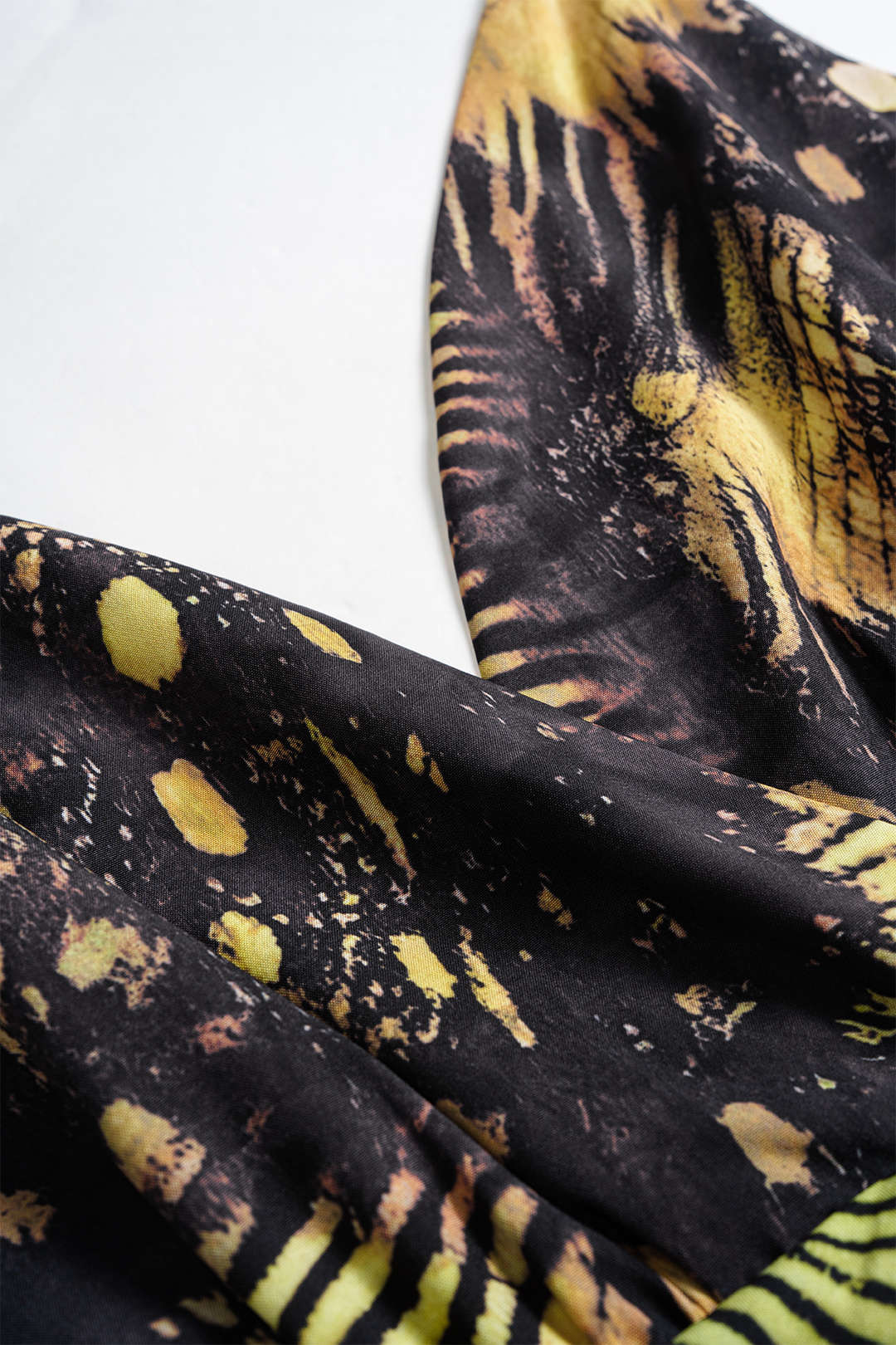 Tropical Print Metallic Chain Asymmetrical Sleeveless Mini Dress - Image 4