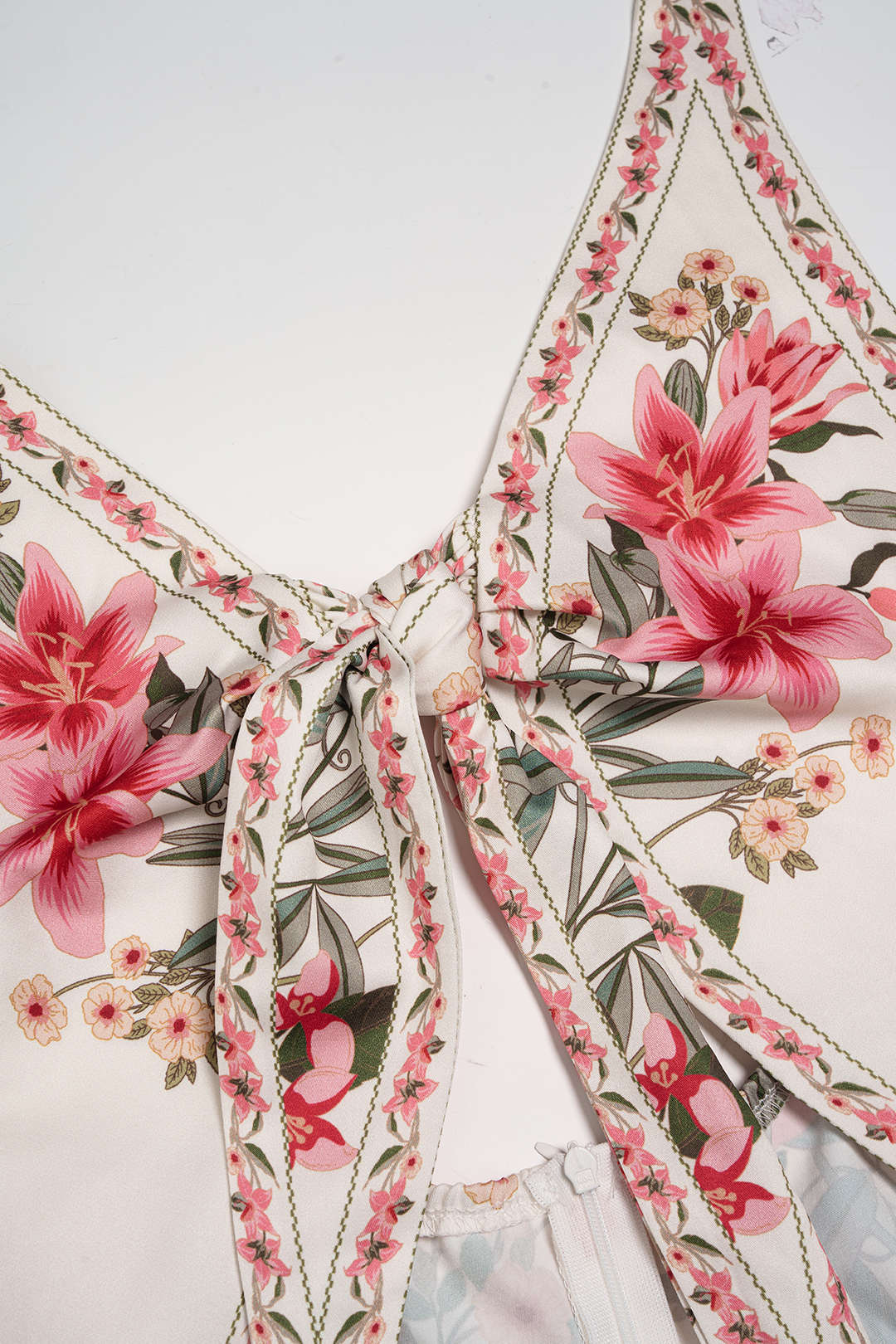 Floral Print Halter V-Neck Tie-Up Sleeveless Mini Dress - Image 3