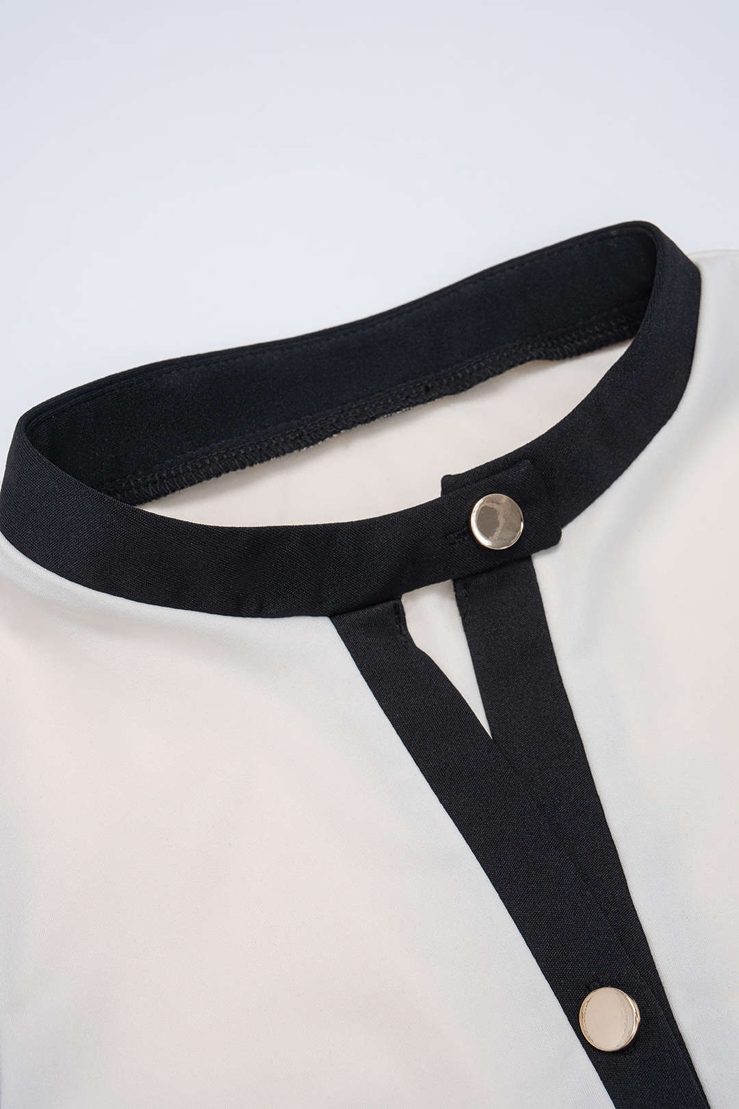 Contrast Binding Round Neck Button Tank Top - Image 5
