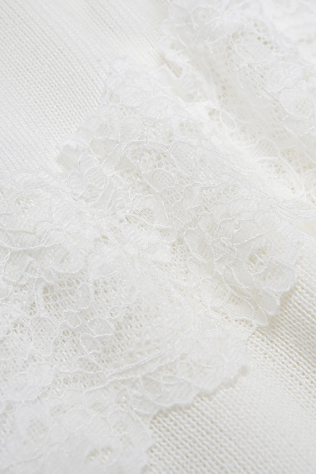 Knit Patchwork Lace Trim V-Neck Cami Top - Image 3