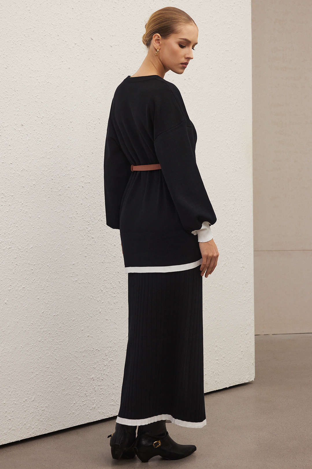 Knit Contrast Binding Belted Long-Sleeve Top And Ribbed Skirt Set - Image 4