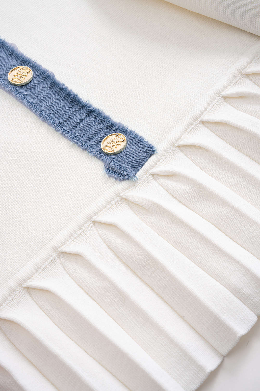 Plus Size Knit Patchwork Contrast Button Sleeveless Dress - Image 4