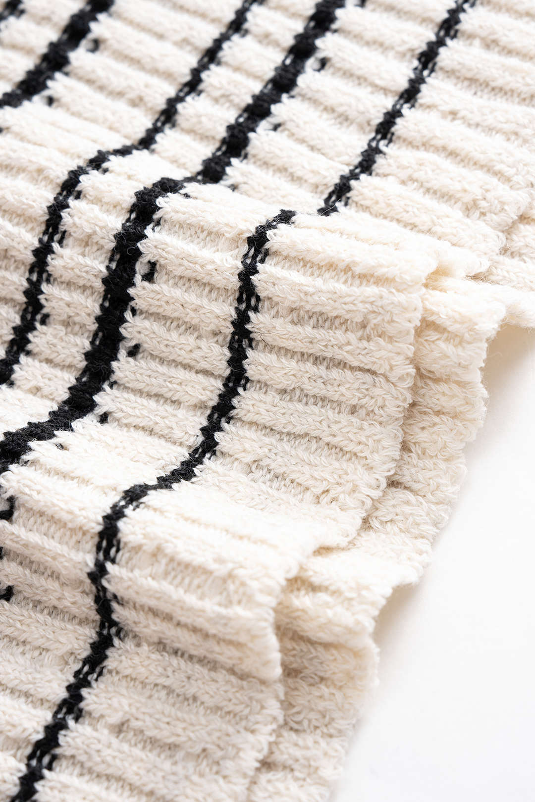 Knit V-Neck Stripes Print Contrast Sleeveless Midi Dress - Image 9