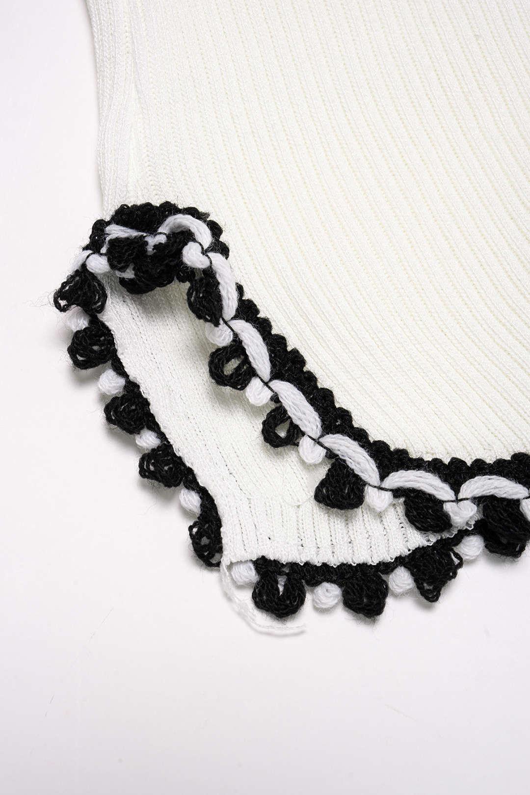 Knit Contrast Binding Round Neck Sleeveless Dress - Image 5