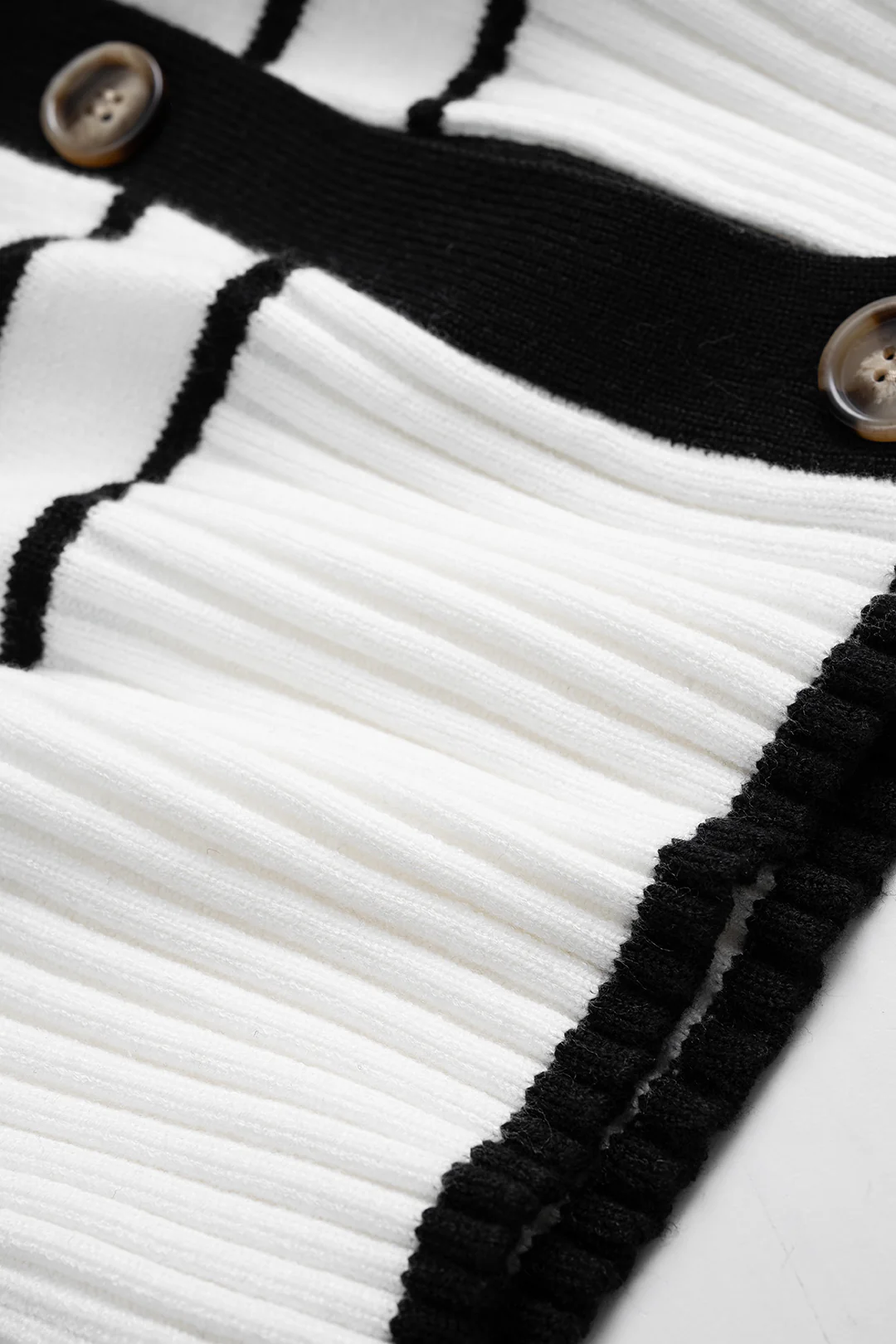 Knit Contrast Stripes Print V-Neck Button Cardigan - Image 7