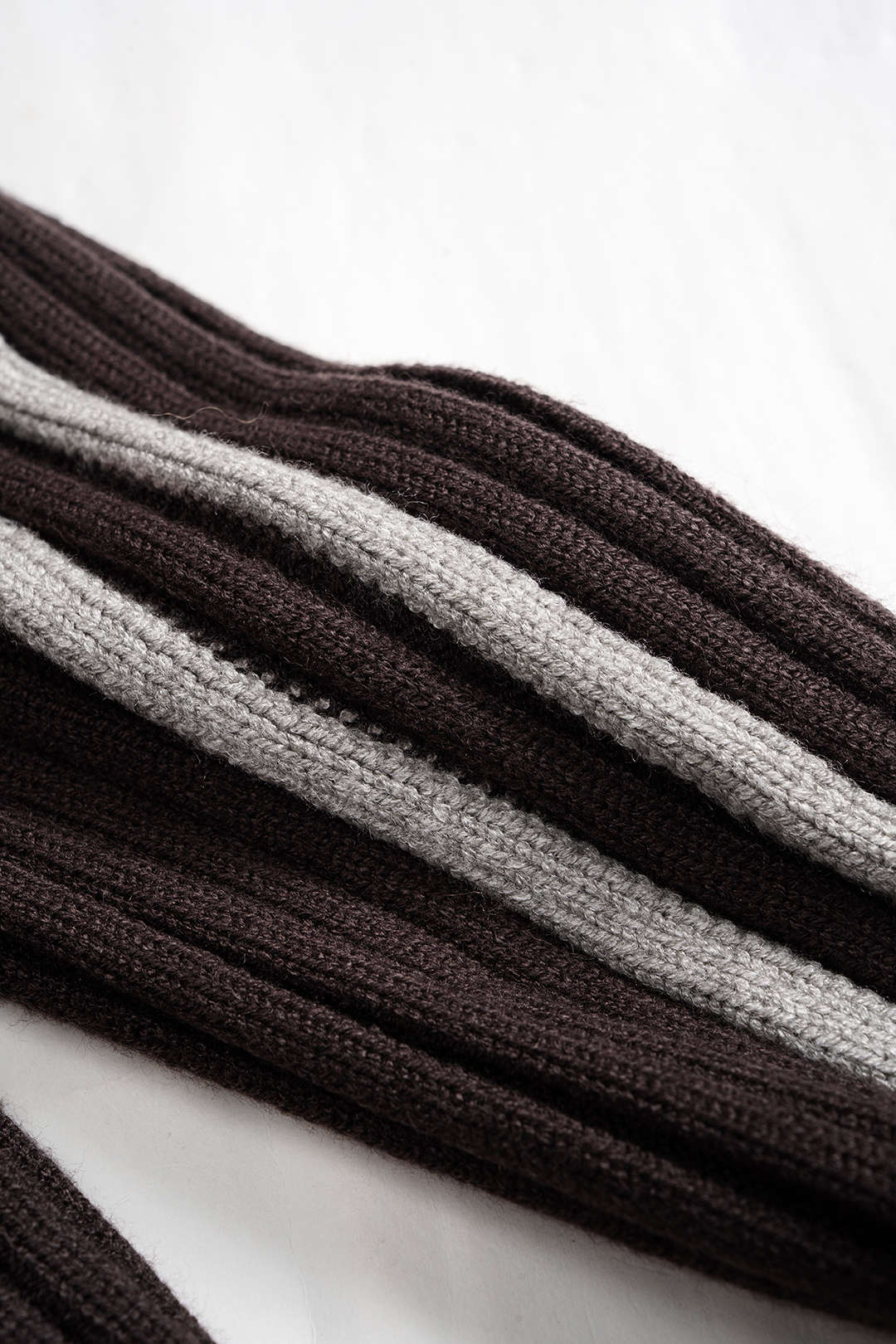 Knit Ribbed Zipper Cardigan - Image 4