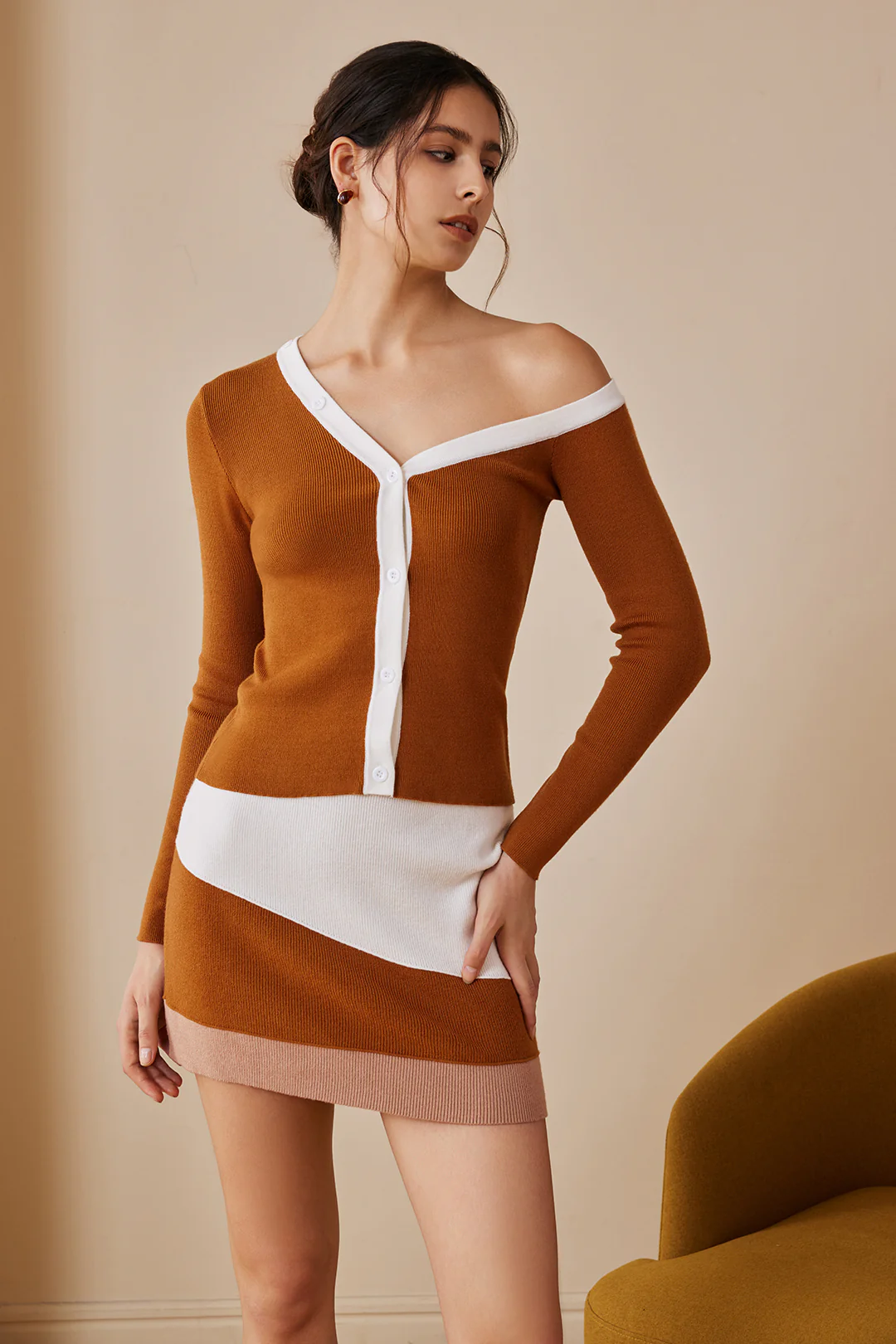 Color Block Knit Mini Skirt - Image 2