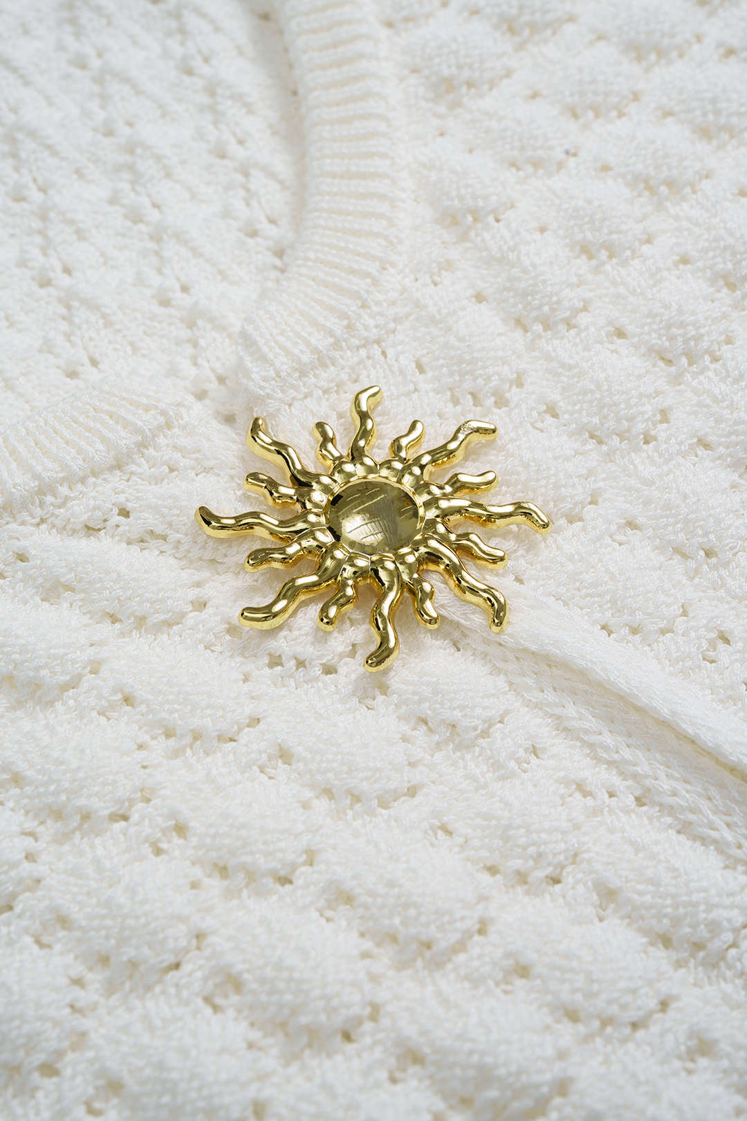 Knit Metallic Decor Cut Out Short Sleeve Top - Image 3