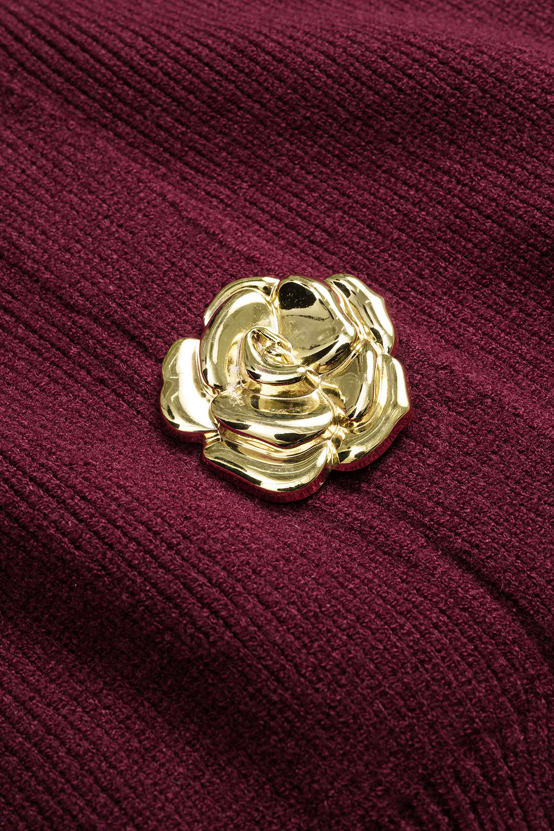 Plus Size Knit Metallic Button V-Neck Vest - Image 3