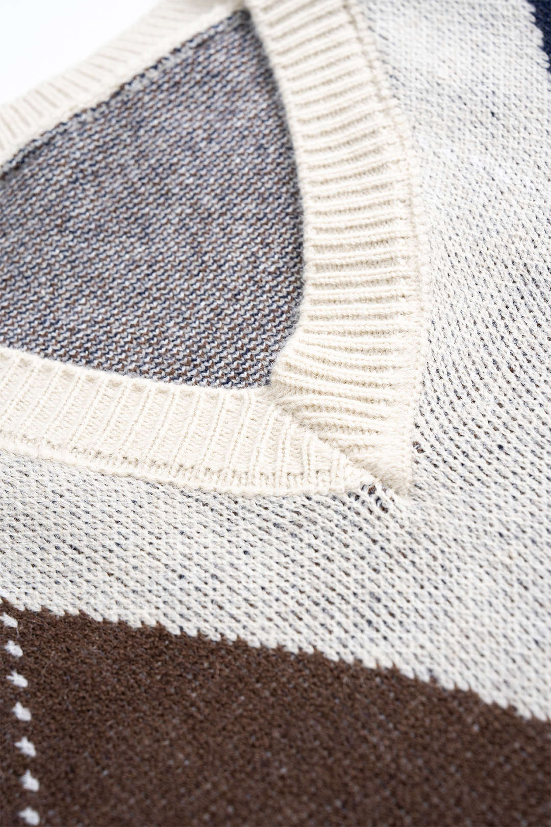 Contrast Print Knit Long-Sleeve Top - Image 3