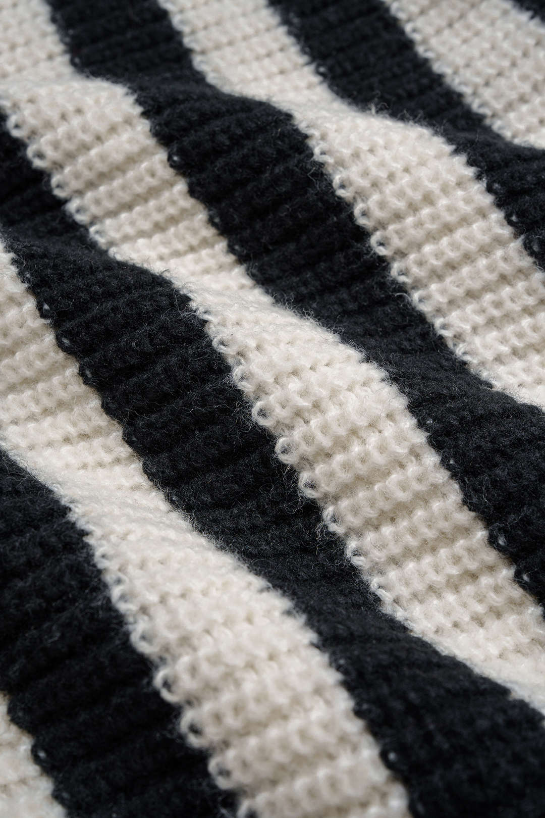 Knit ColorBlock Zipper Long-Sleeve Top - Image 4