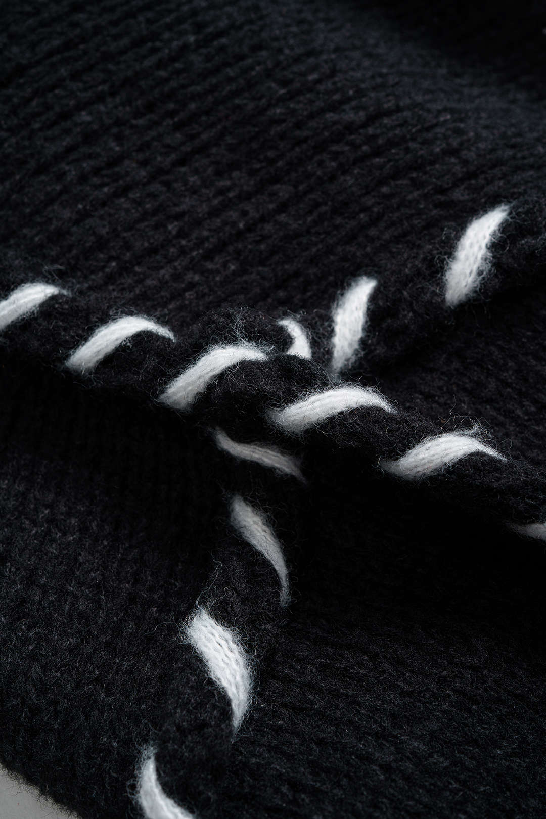 Knit Round Neck Contrast Long-Sleeve Top - Image 3