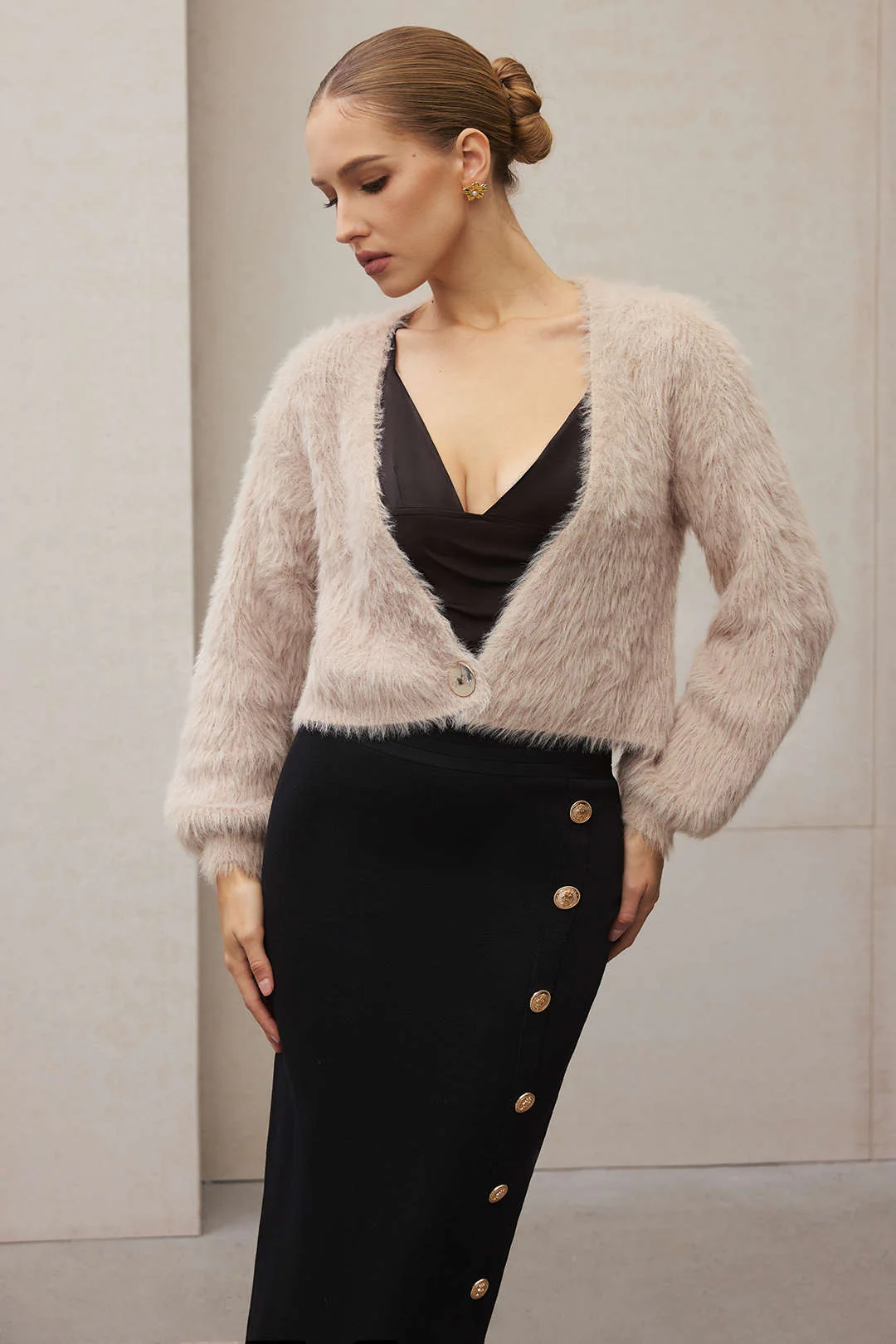 Plush Knit V-Neck One Button Long-Sleeve Top